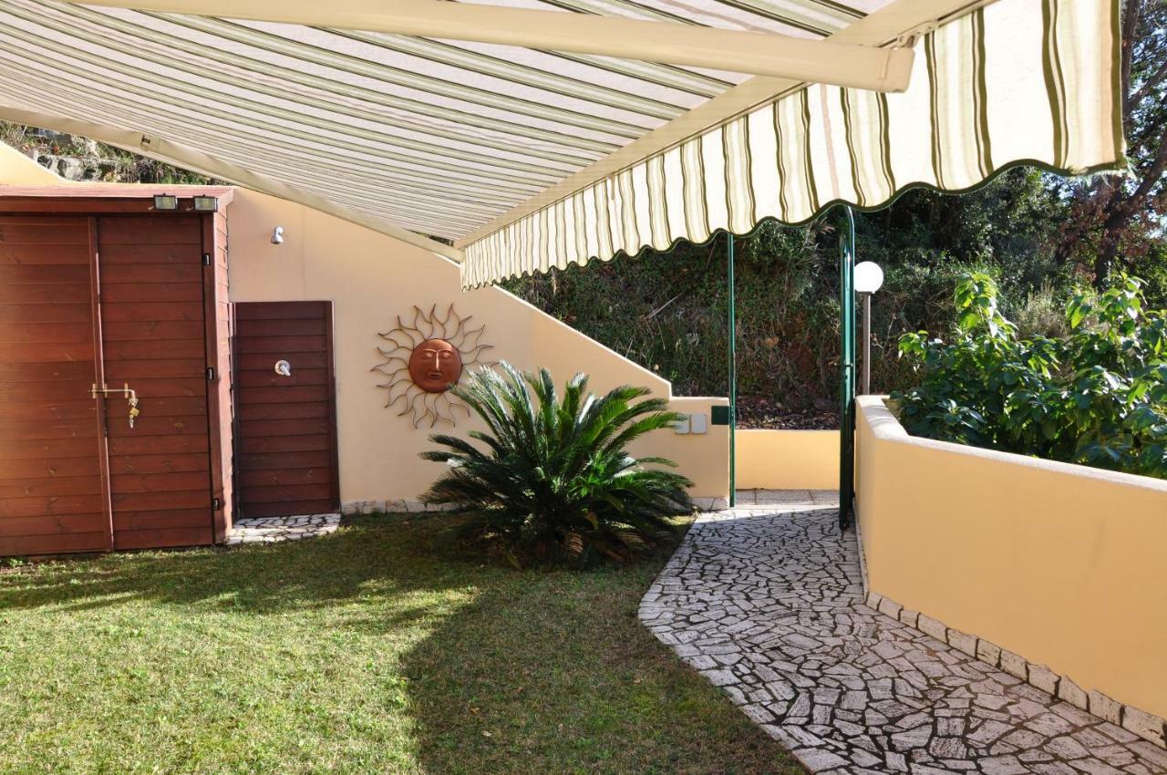 Una Spettacolare Vista Mare - Casa Con Jacuzzi Bergeggi Exterior foto